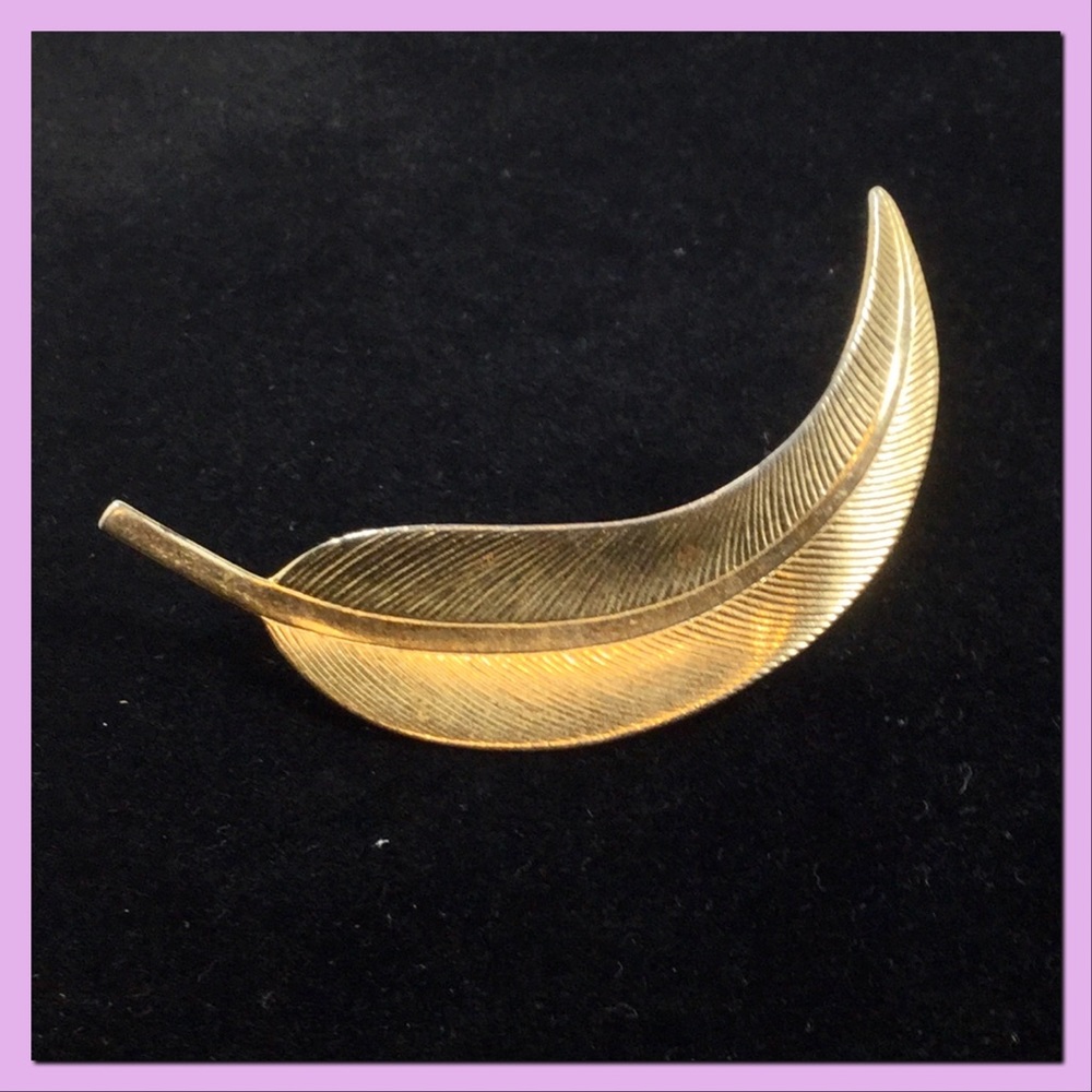 Vtg Gold Leaf Brooch